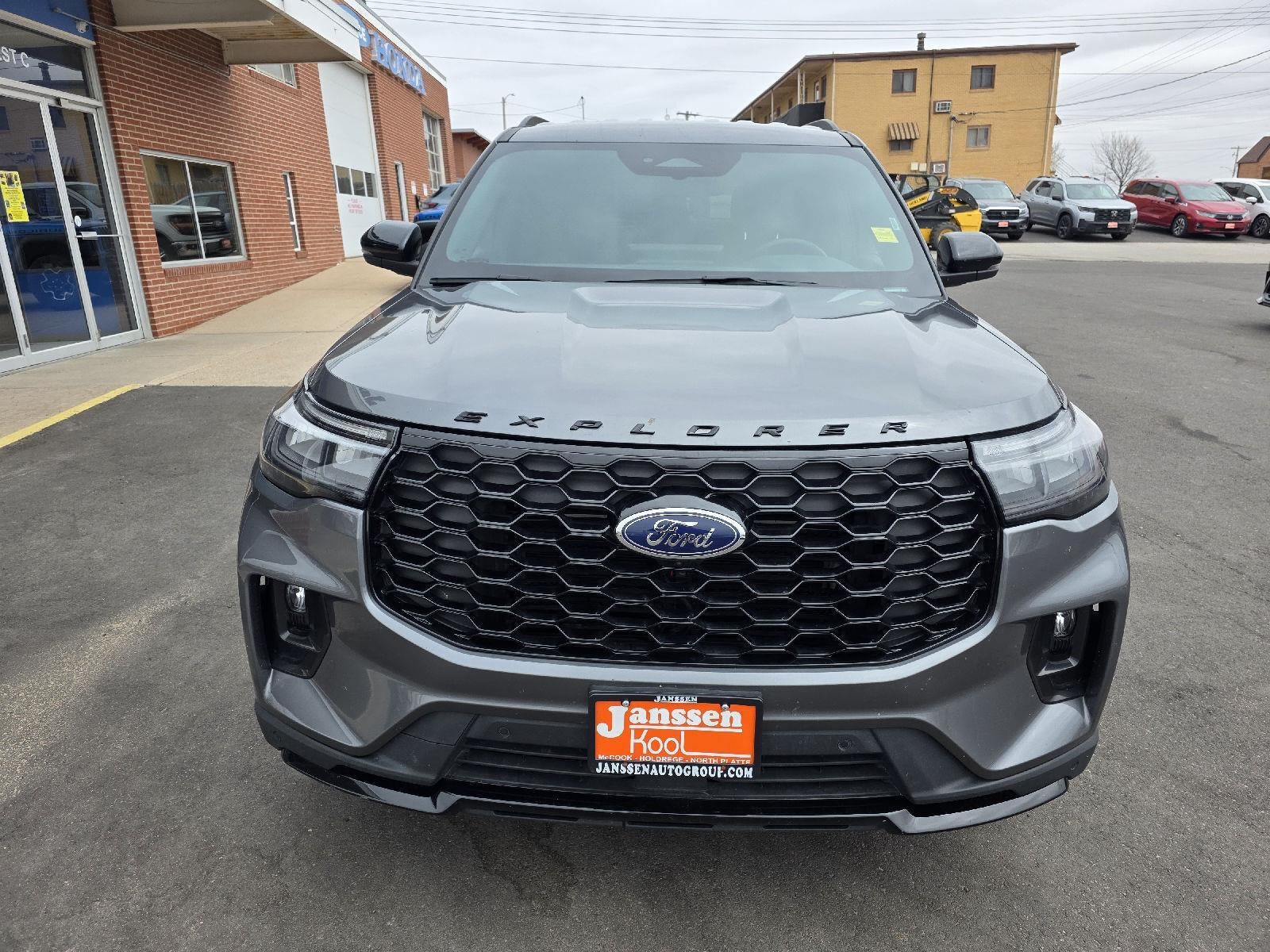 2025 Ford Explorer ST-Line