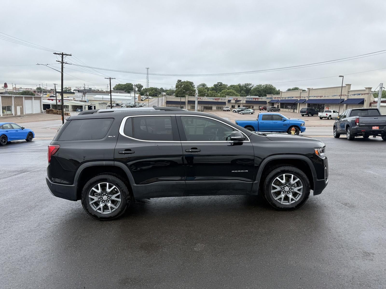 2023 GMC ACADIA SLT