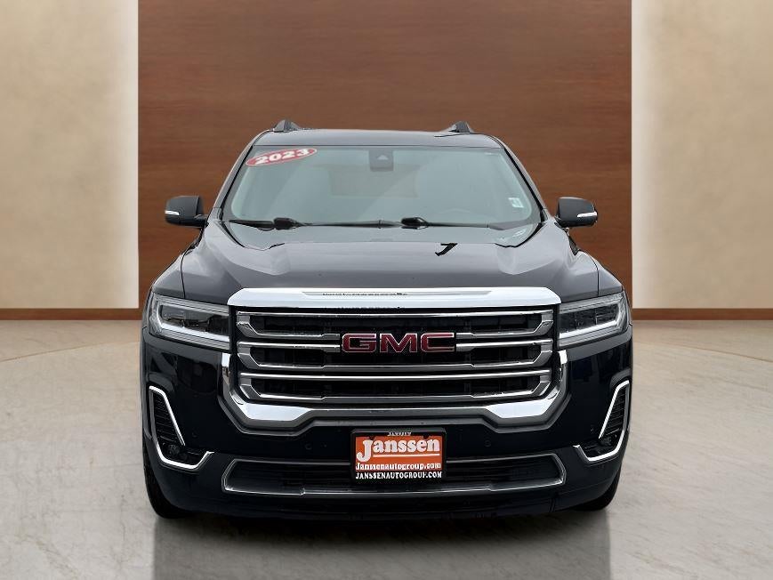 2023 GMC ACADIA SLT