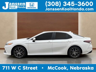 2021 Toyota Camry Hybrid XLE