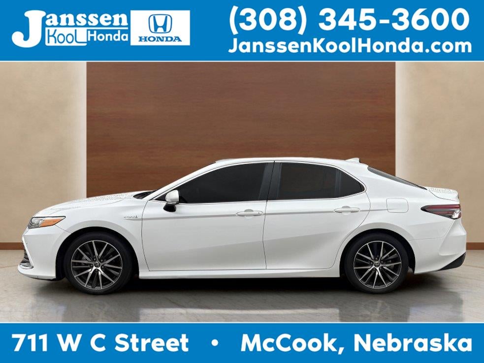 2021 Toyota Camry Hybrid XLE