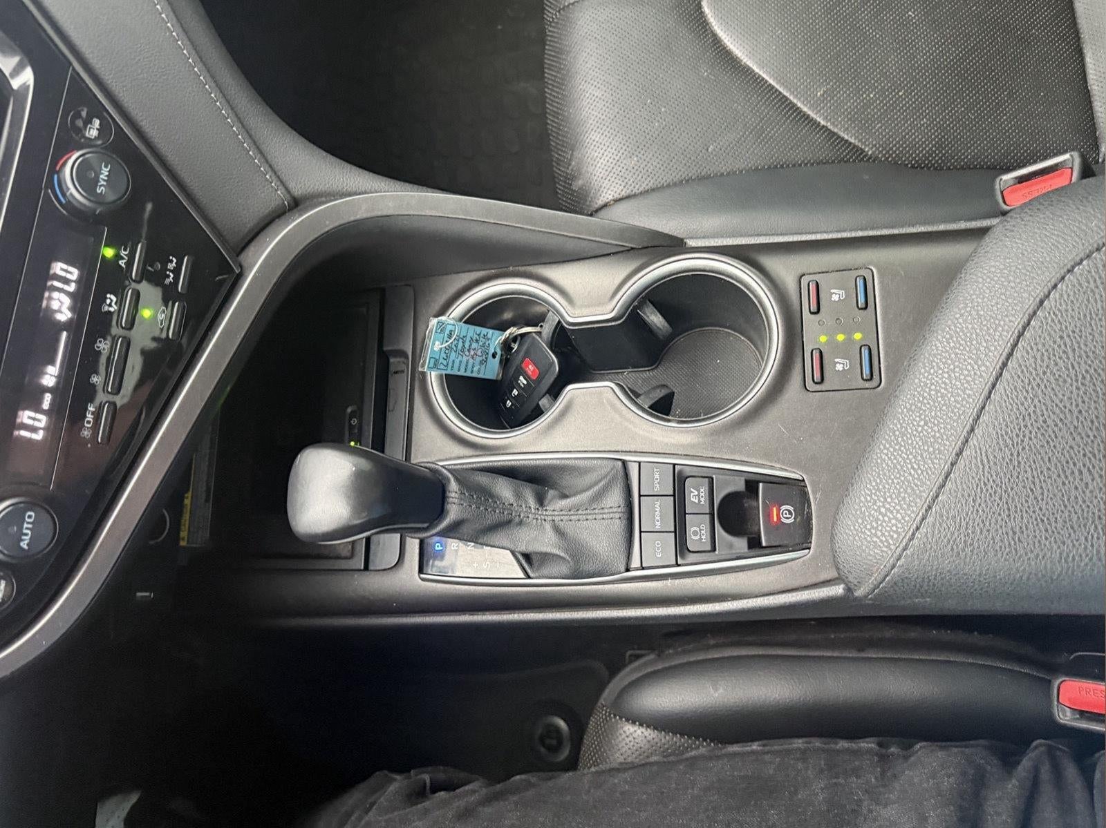 2021 Toyota Camry Hybrid XLE