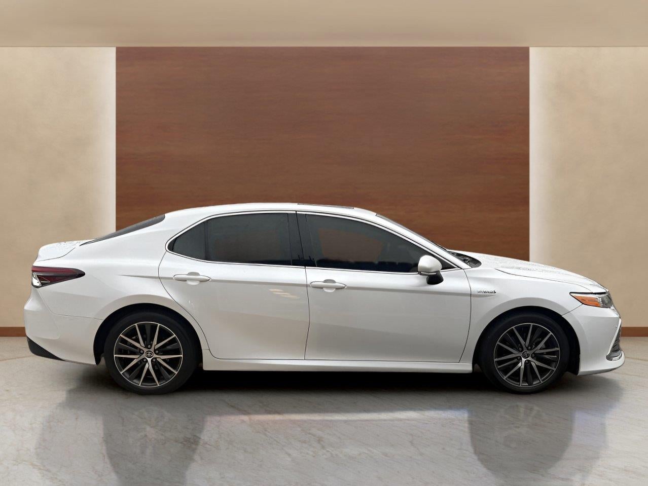 2021 Toyota Camry Hybrid XLE