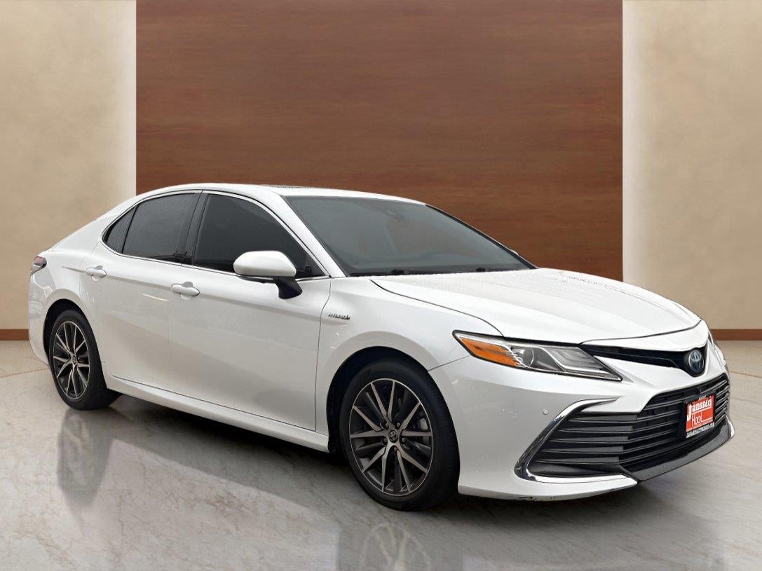 2021 Toyota Camry Hybrid XLE