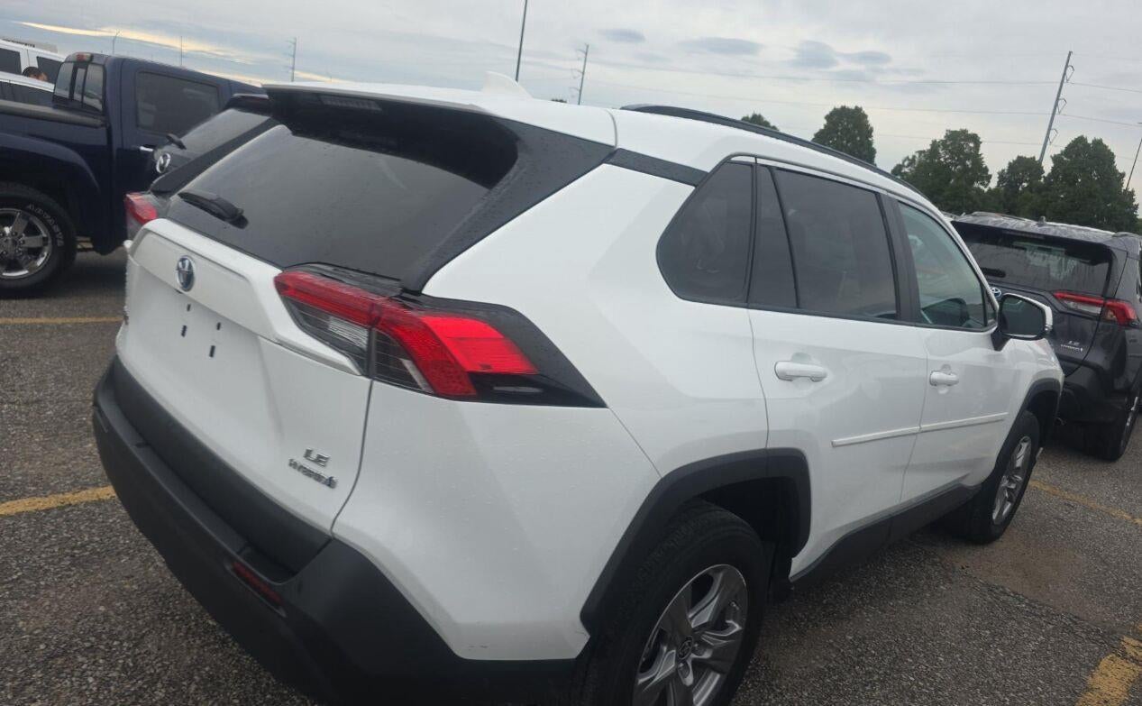 2024 Toyota RAV4 Hybrid LE