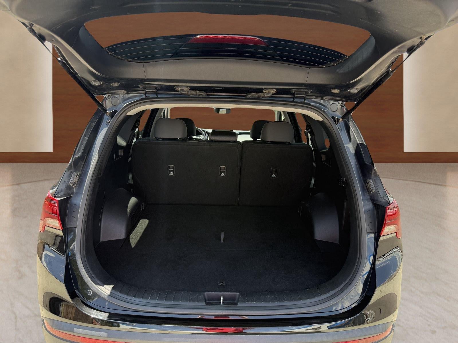 2022 Hyundai Santa Fe SE