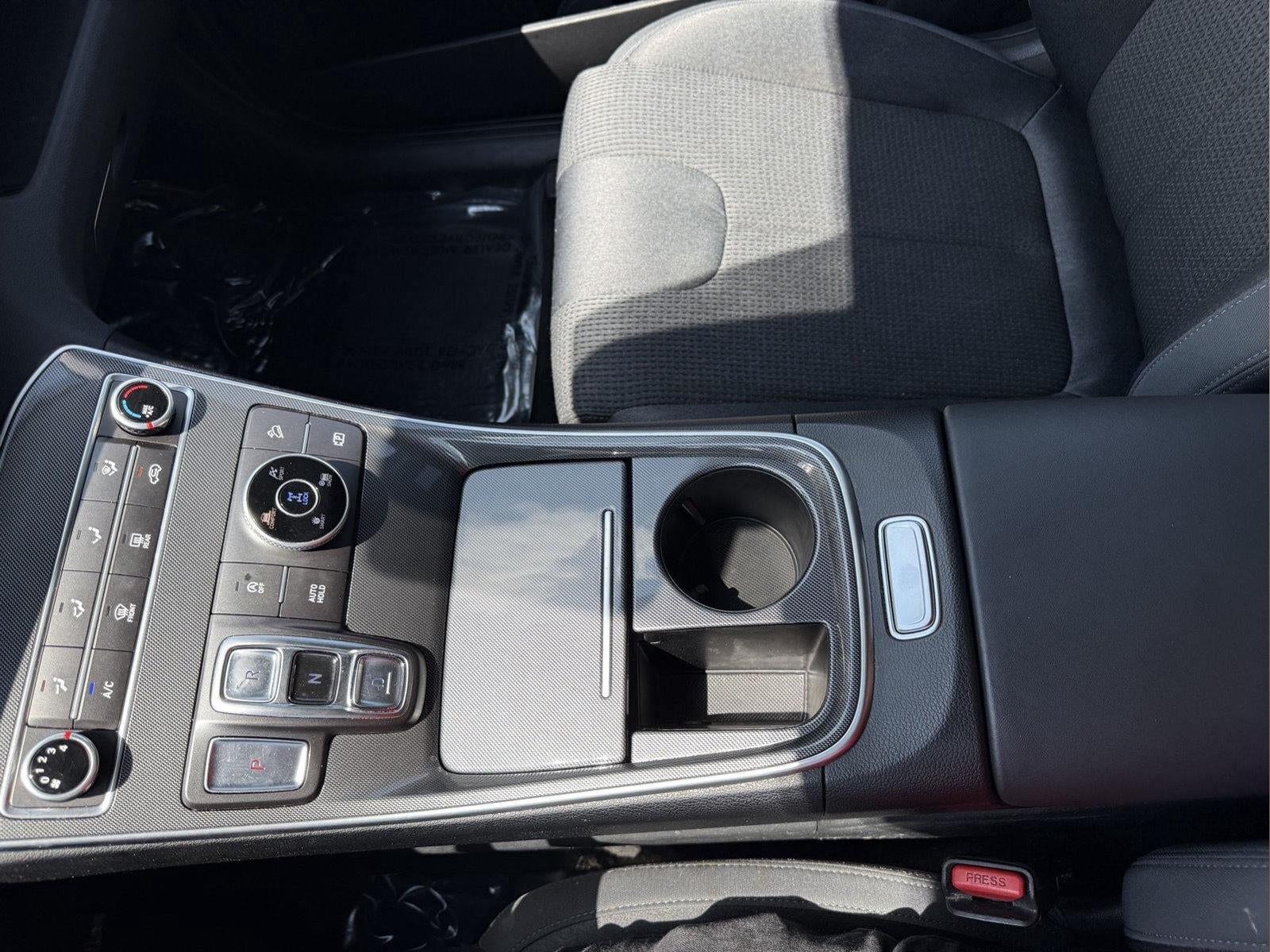 2022 Hyundai Santa Fe SE