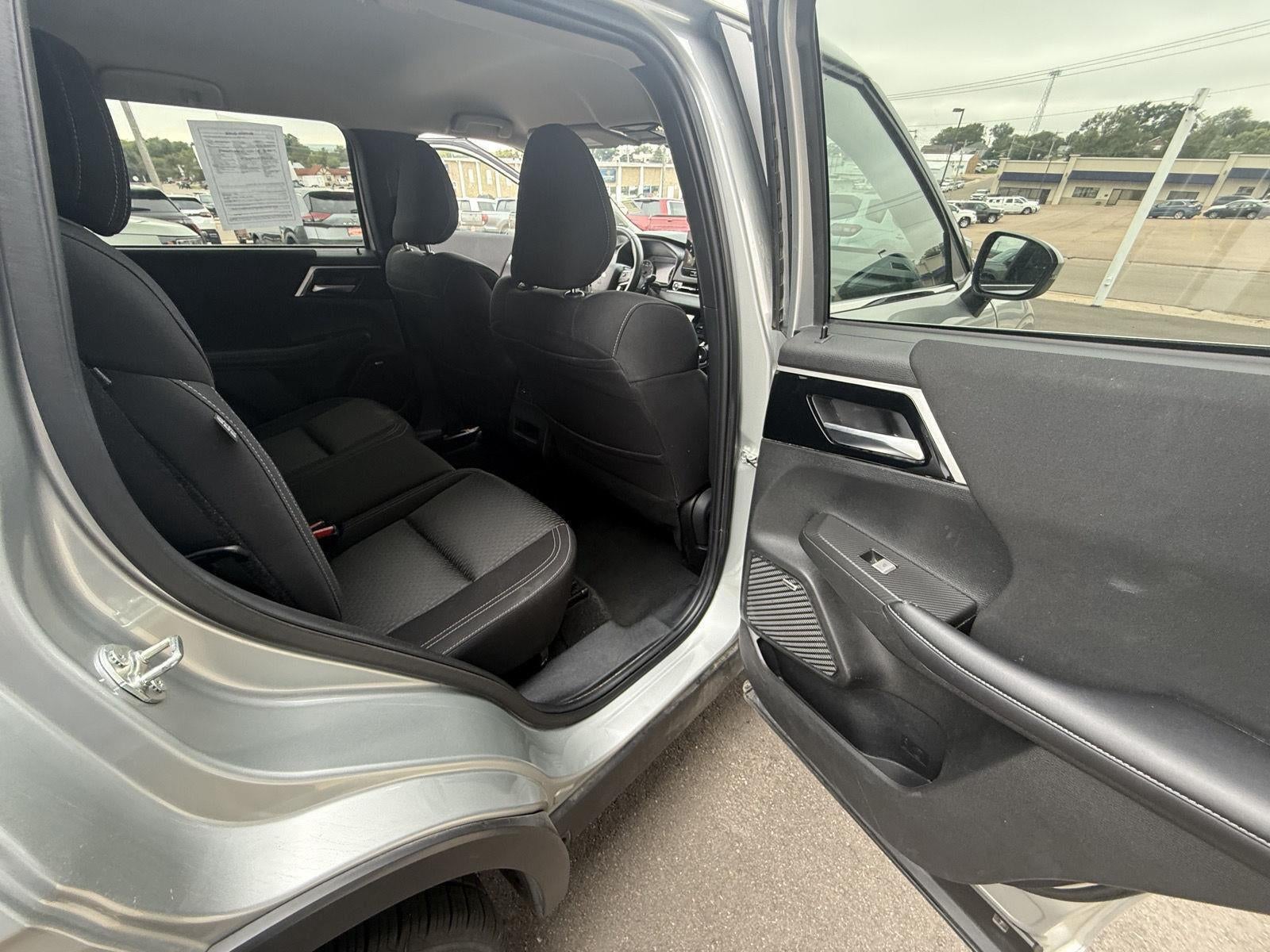 2025 Mitsubishi Outlander ES