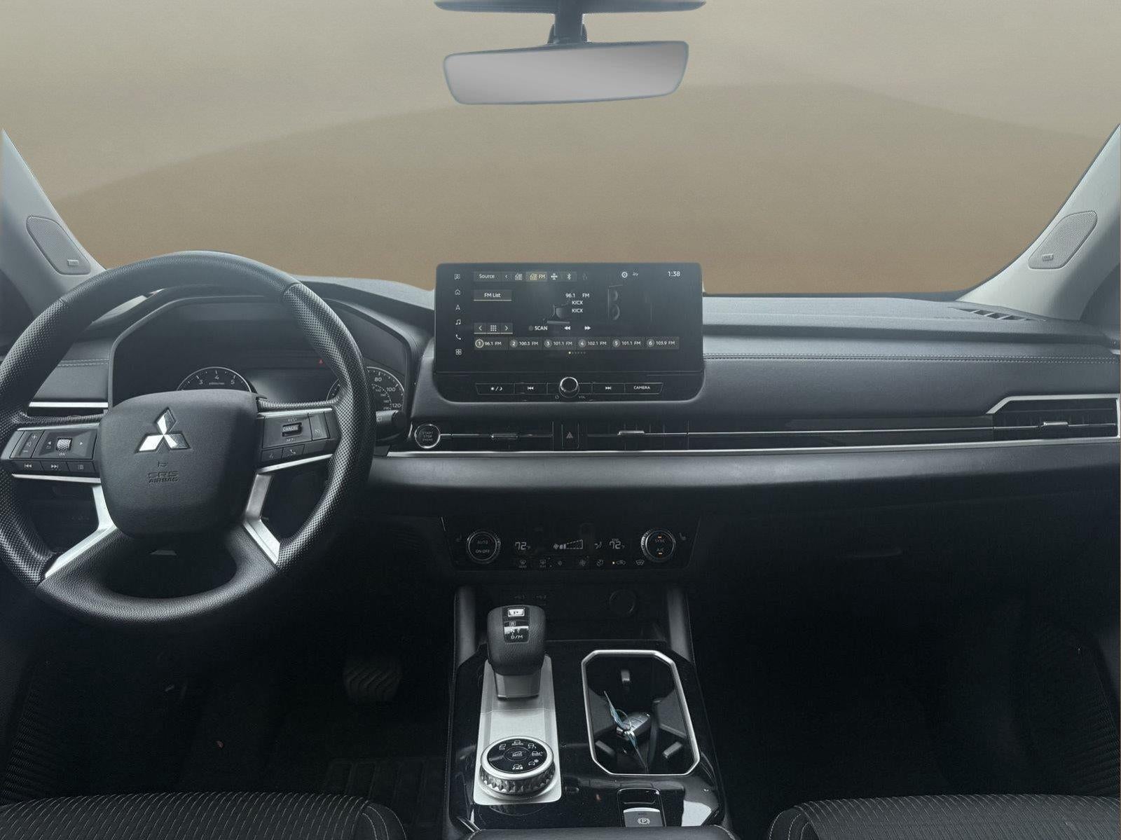 2025 Mitsubishi Outlander ES