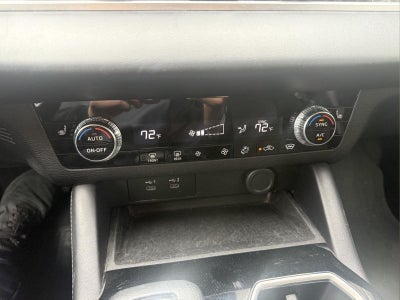 2025 Mitsubishi Outlander ES
