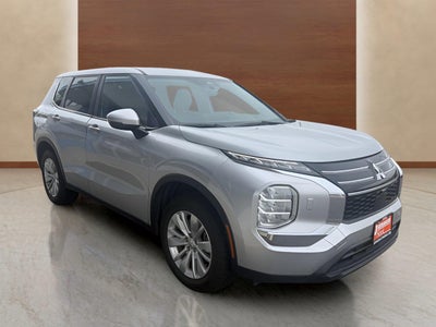 2025 Mitsubishi Outlander ES
