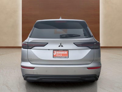 2025 Mitsubishi Outlander ES