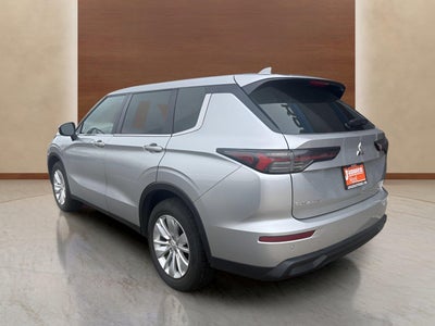 2025 Mitsubishi Outlander ES