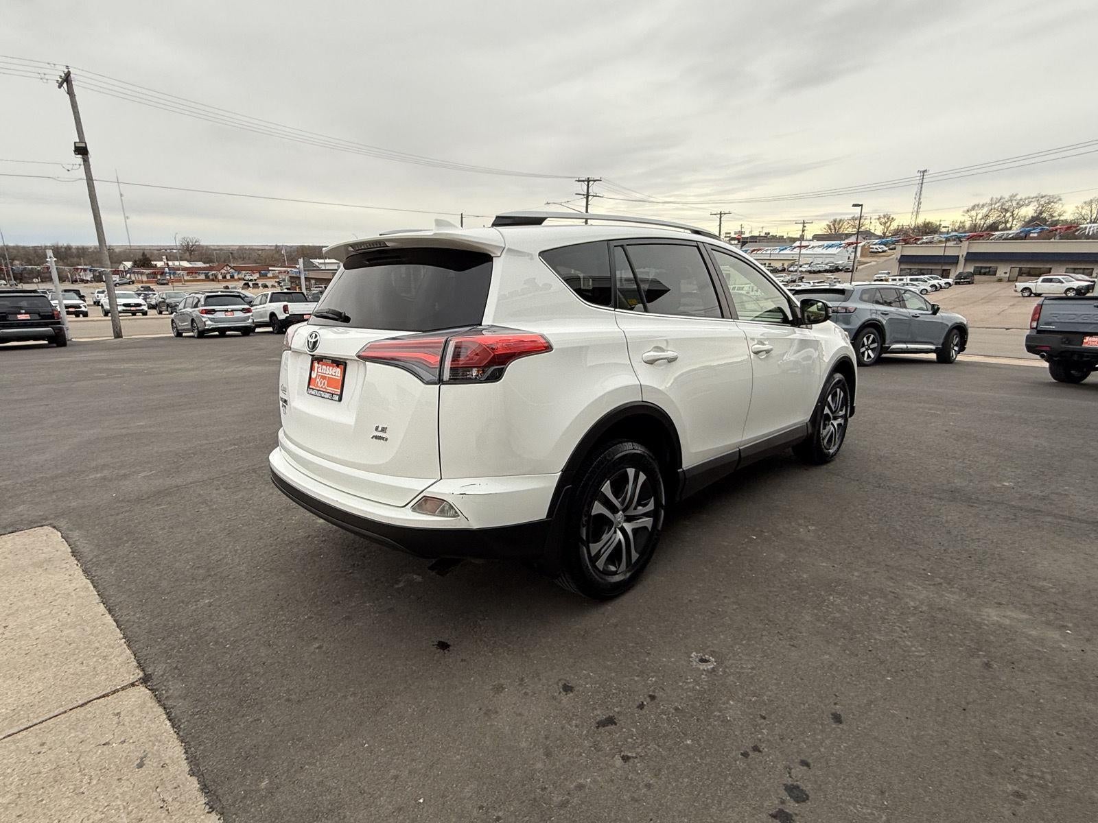 2017 Toyota RAV4 LE