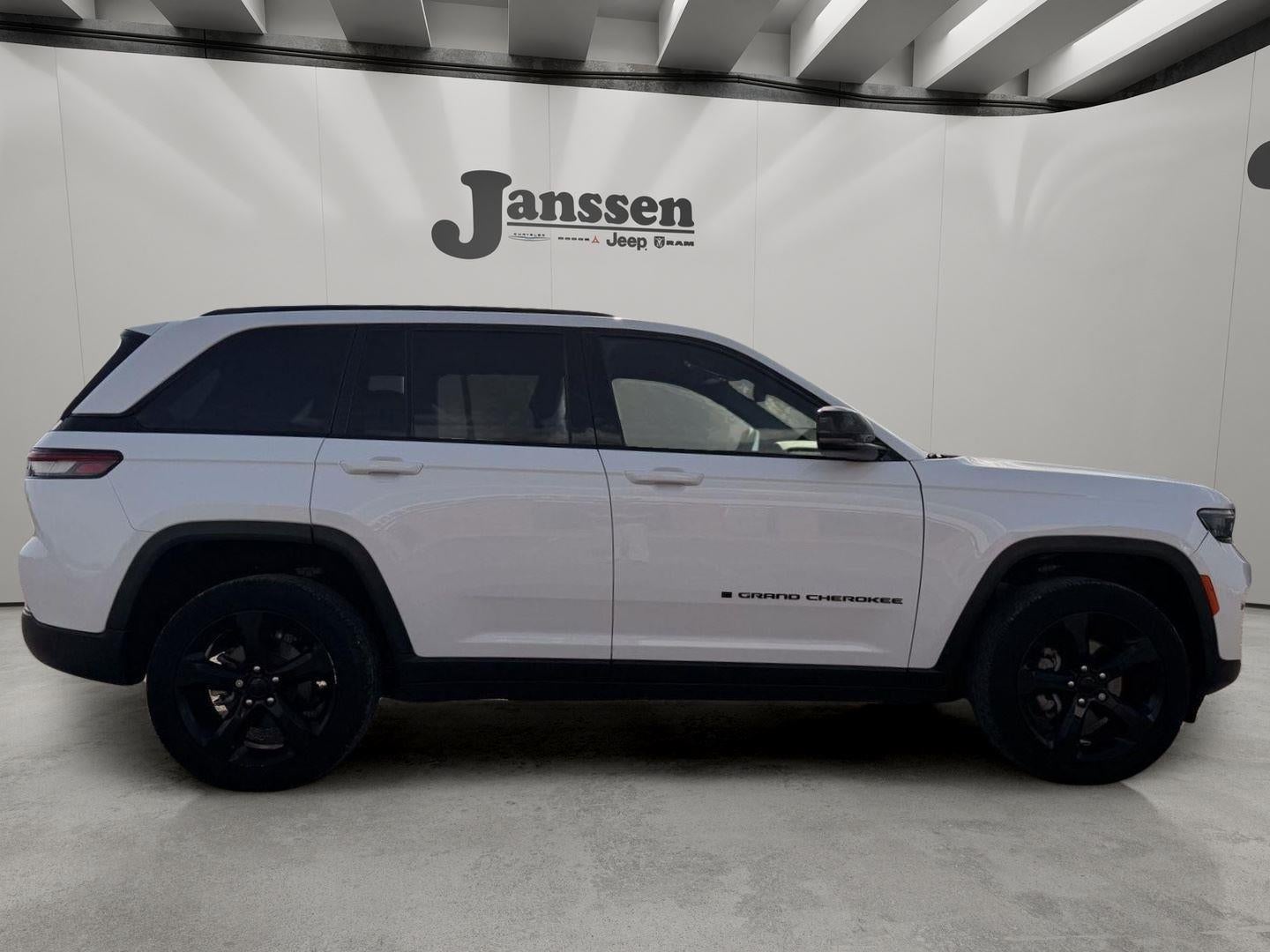 2024 Jeep Grand Cherokee Altitude X