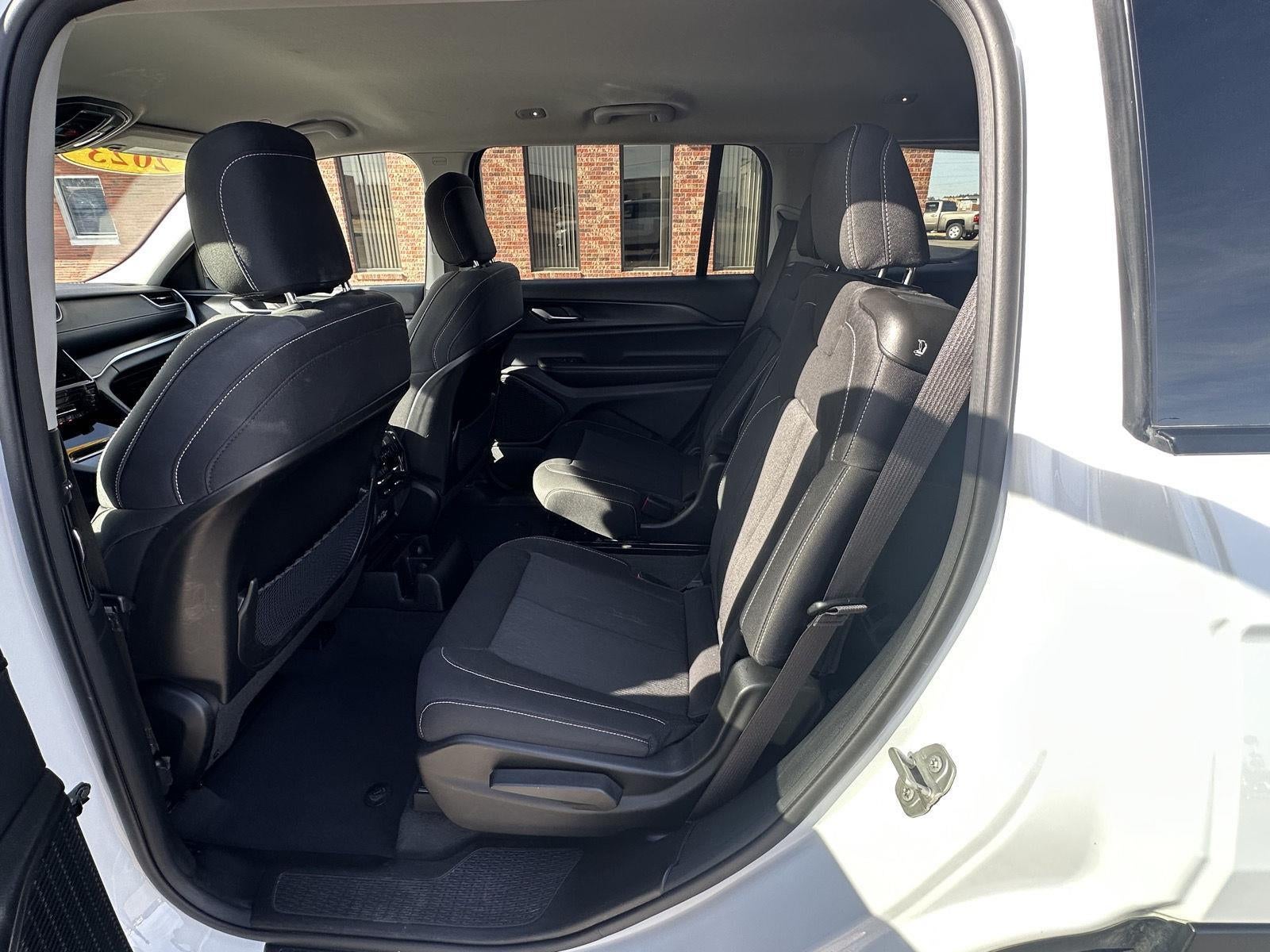 2023 Jeep Grand Cherokee L Laredo