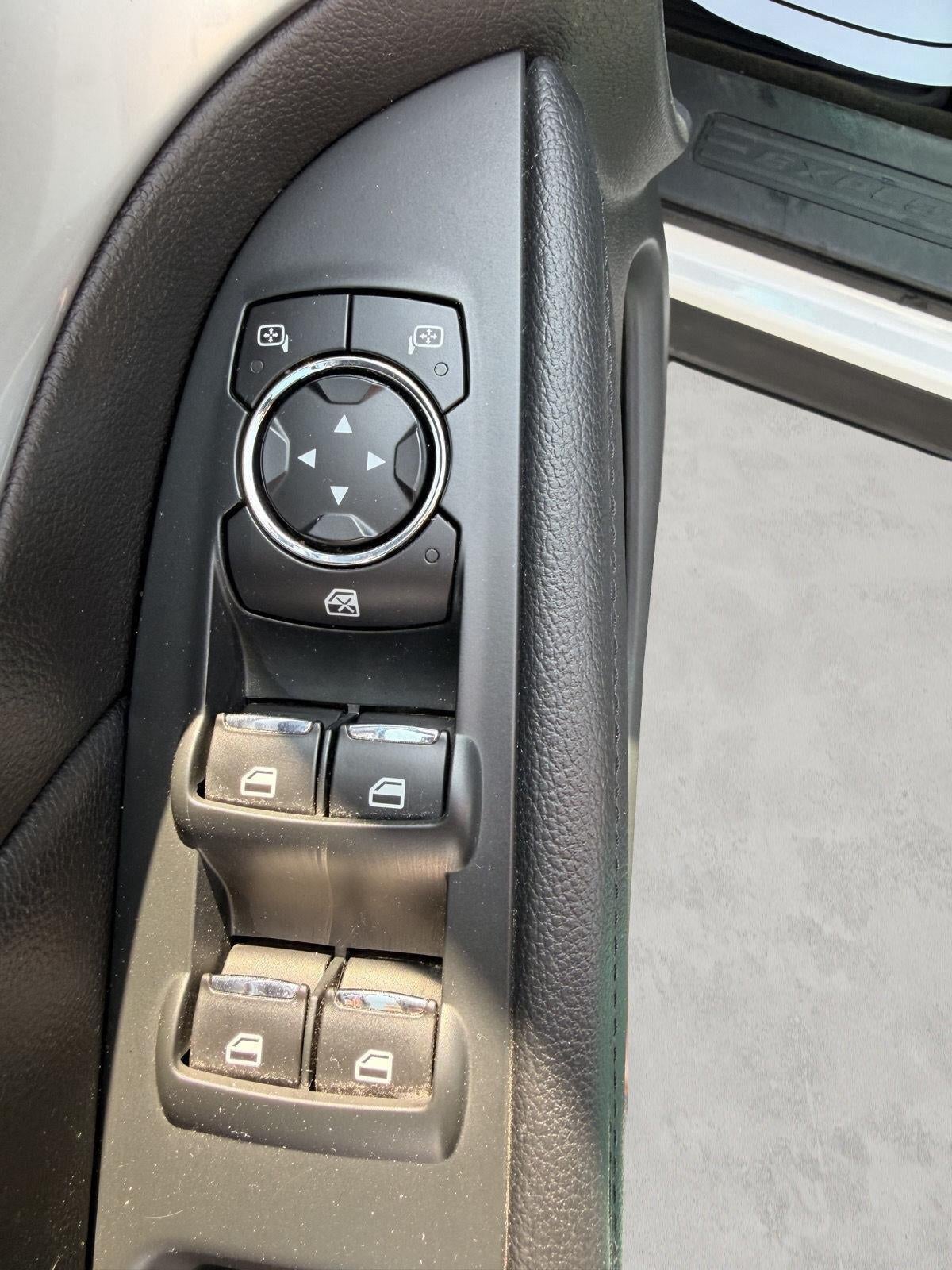 2016 Ford EXPLORER Base