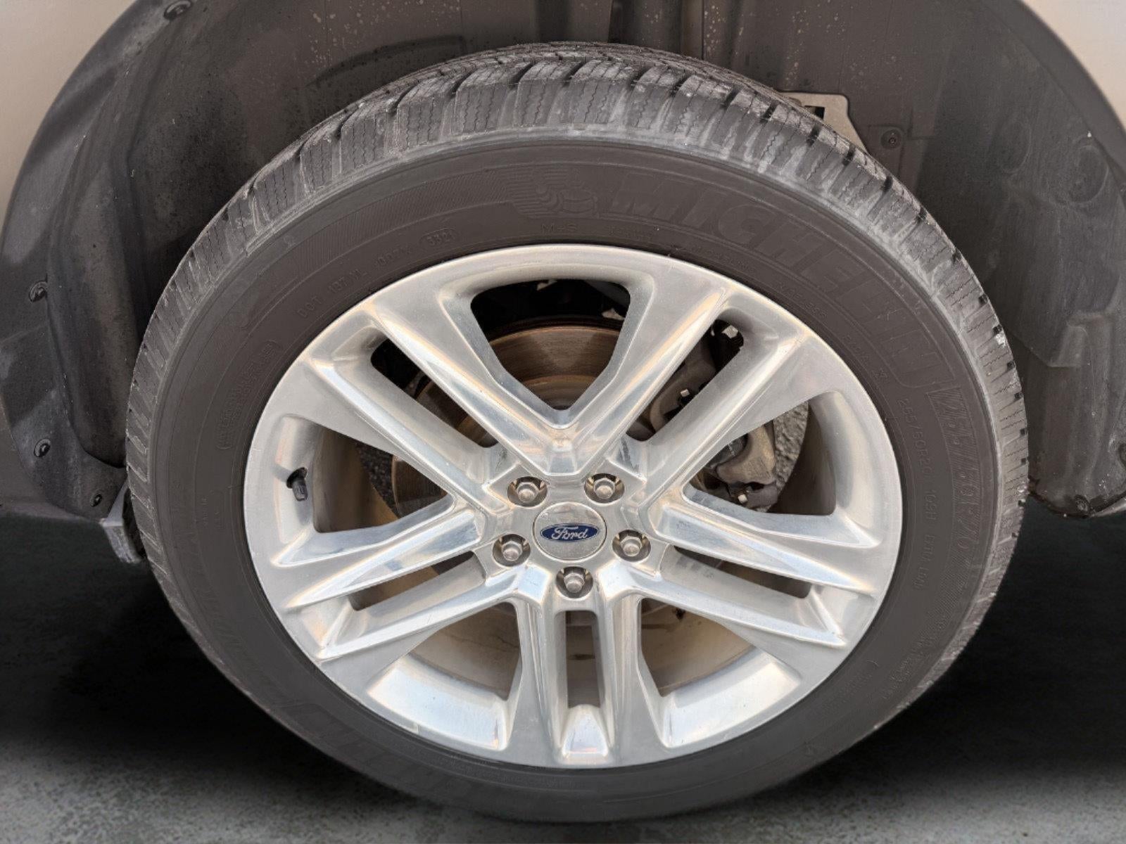 2016 Ford EXPLORER Base