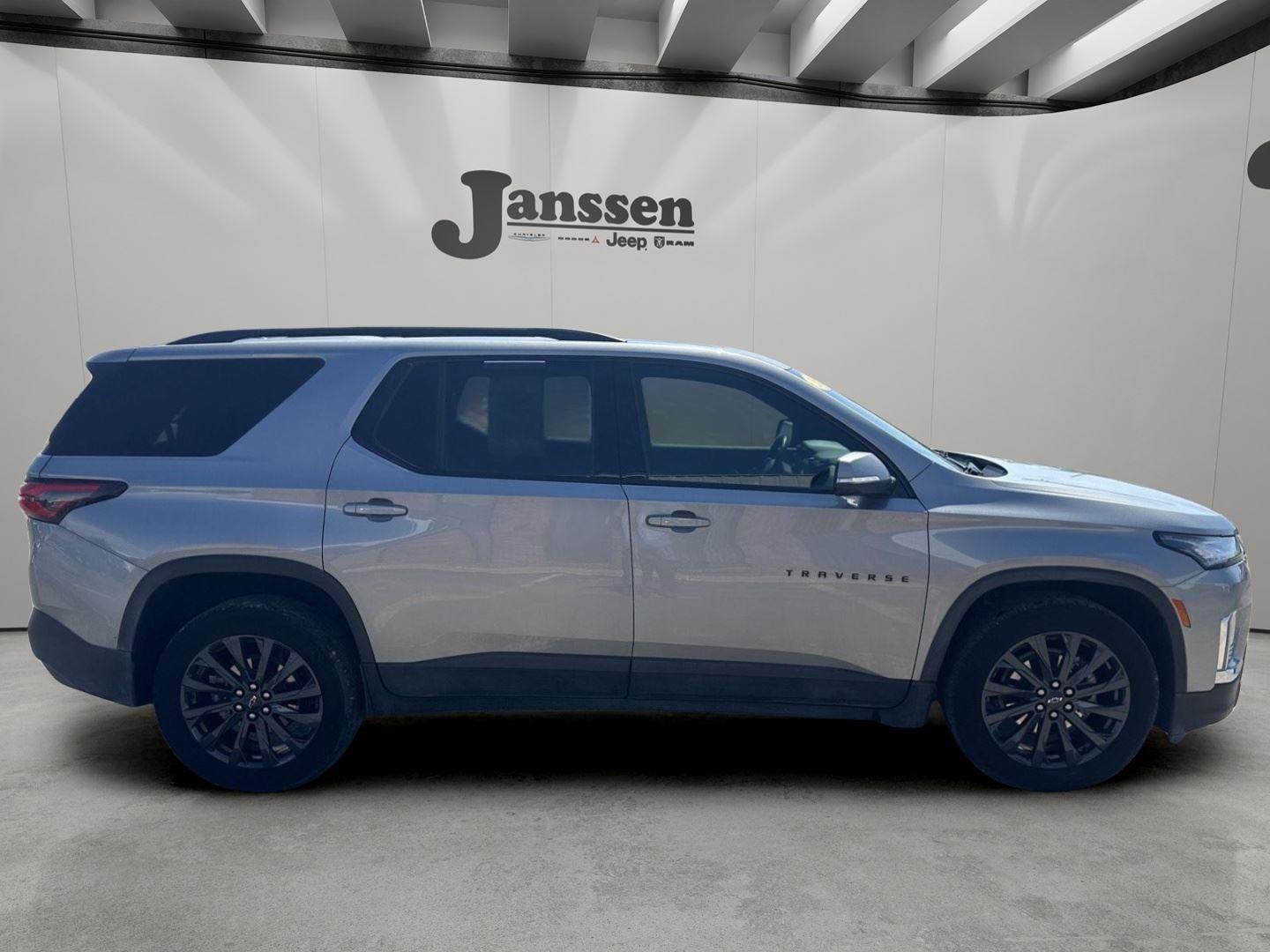2023 Chevrolet Traverse RS
