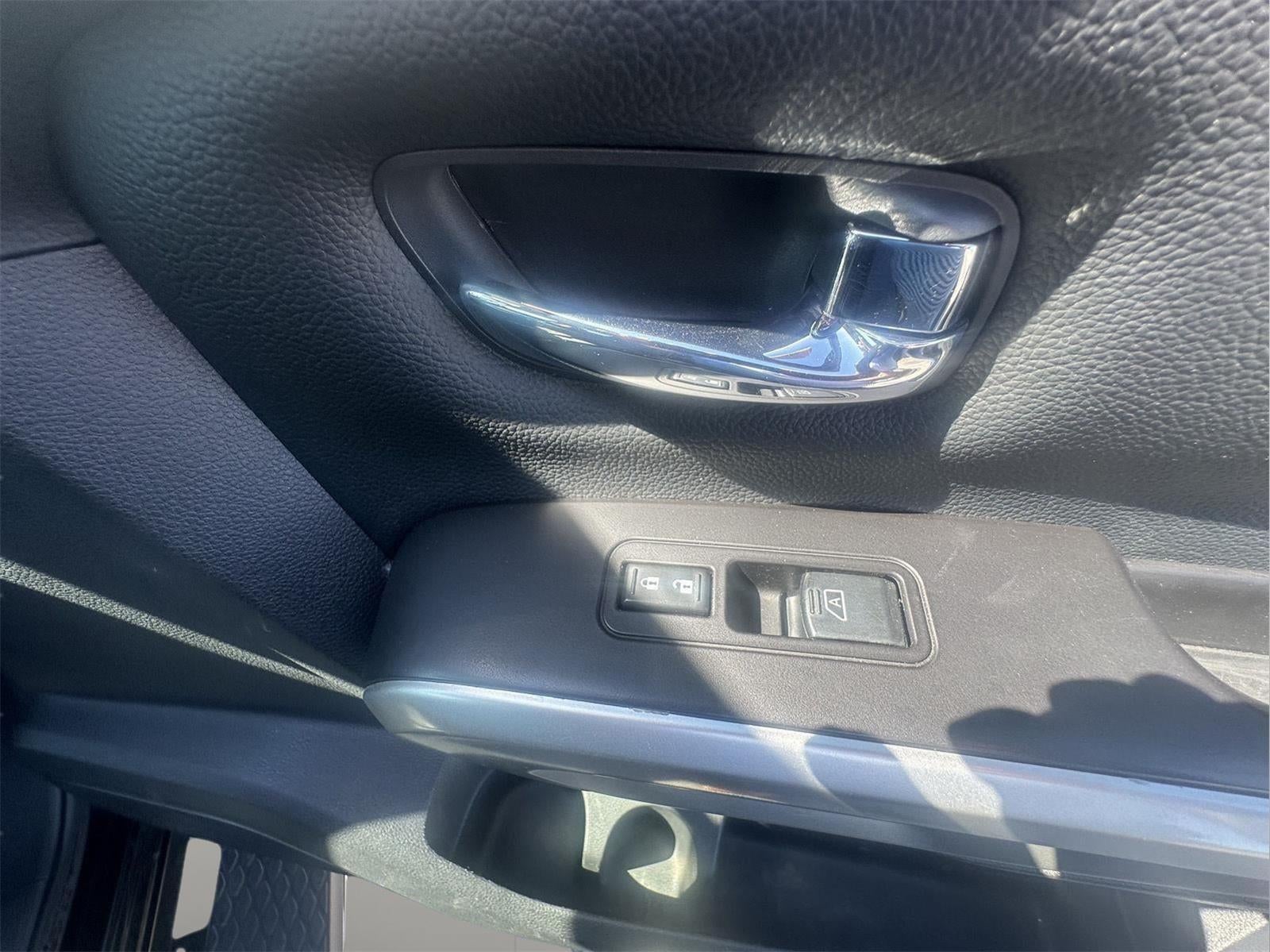 2020 Nissan Titan SV