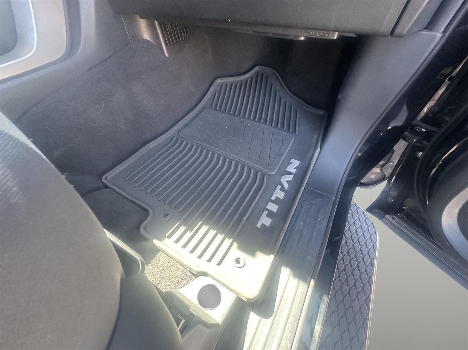 2020 Nissan Titan SV