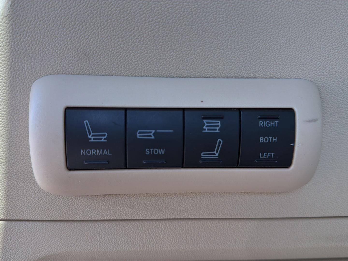2010 Chrysler Town & Country Limited