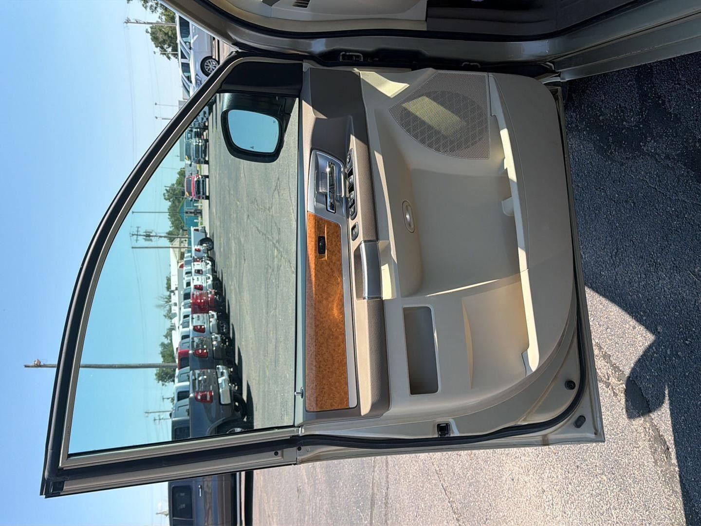 2010 Chrysler Town & Country Limited