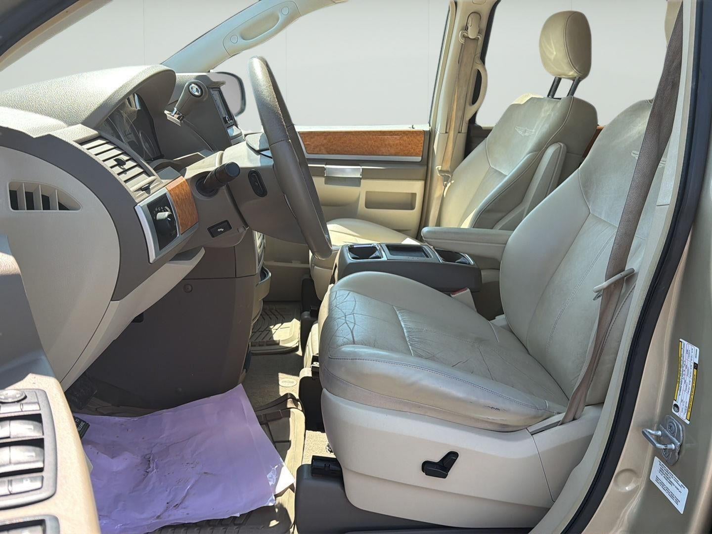 2010 Chrysler Town & Country Limited