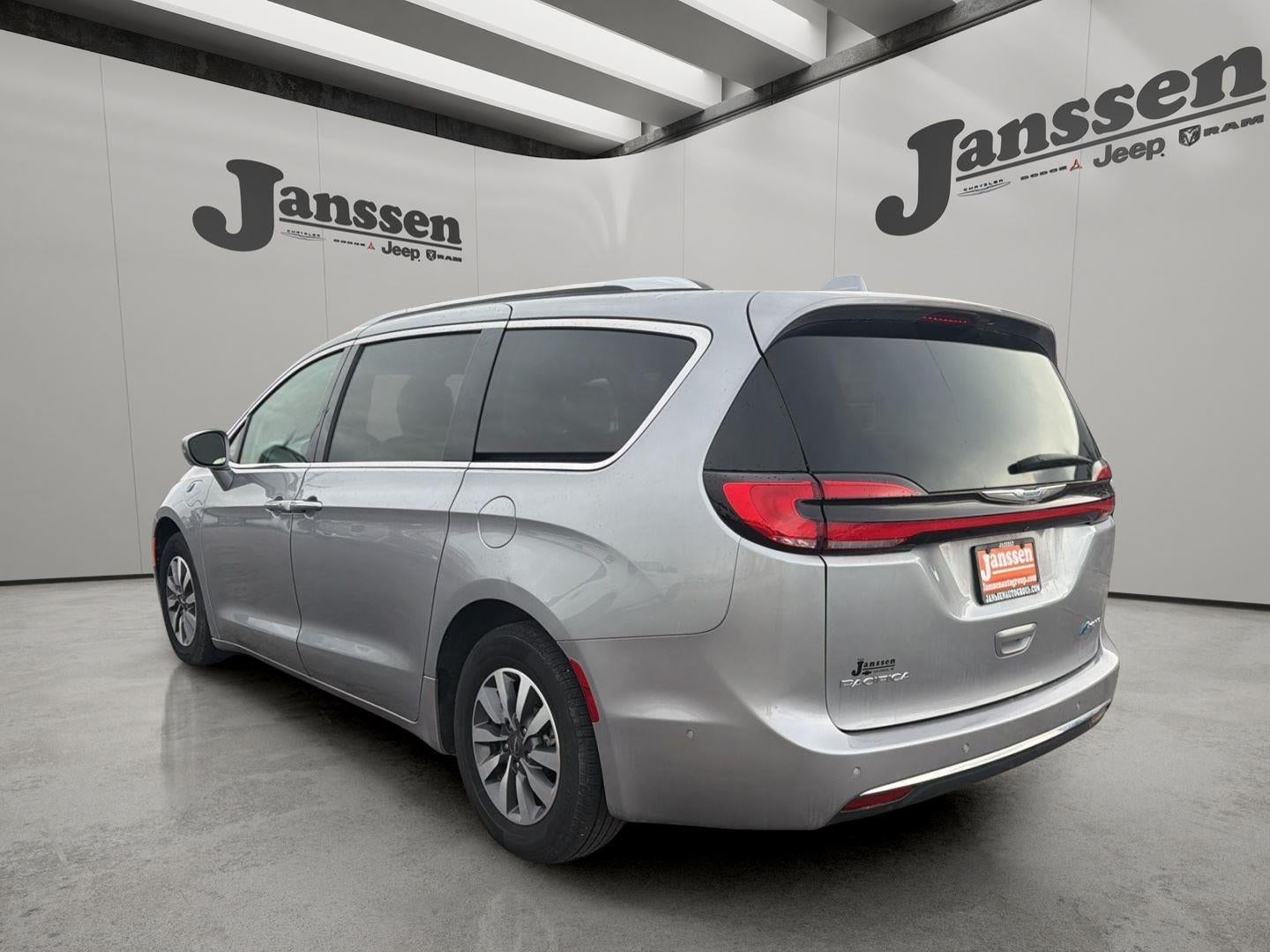 2021 Chrysler Pacifica Hybrid Touring L