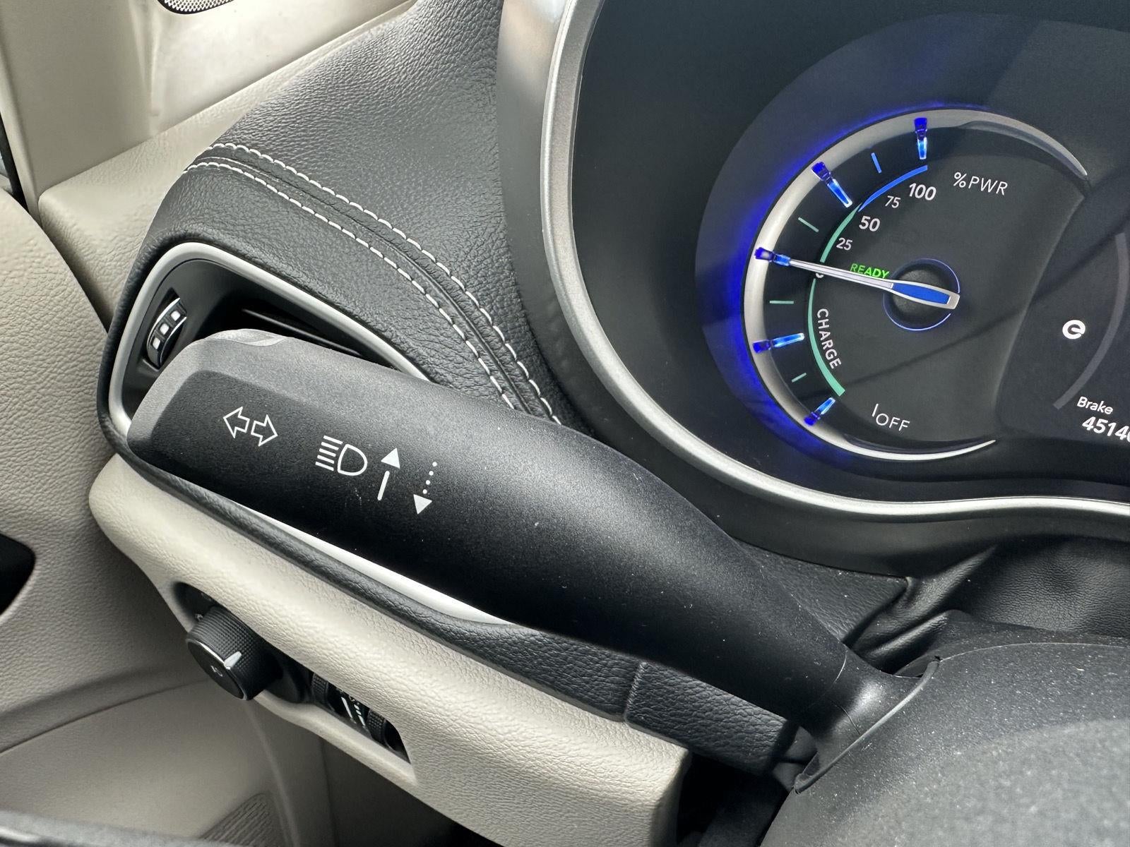 2024 Chrysler Pacifica Hybrid Select