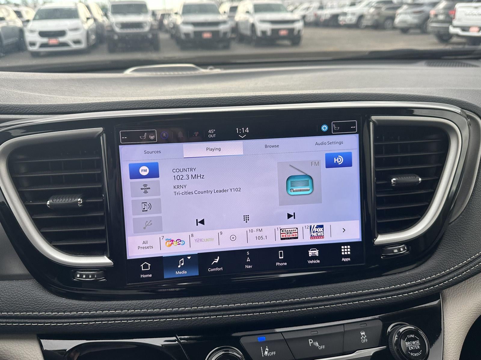 2024 Chrysler Pacifica Hybrid Select