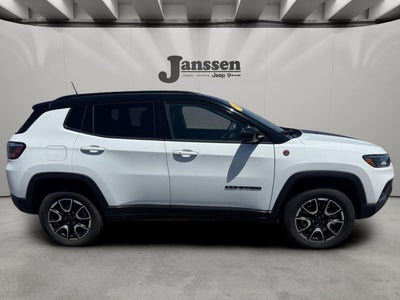 2025 Jeep Compass Trailhawk
