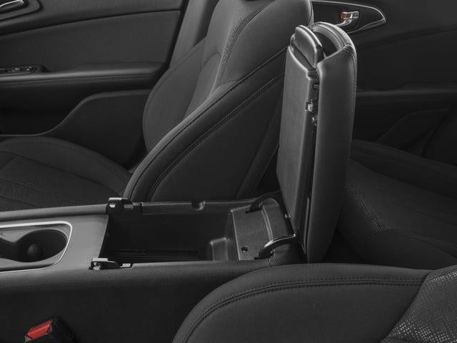 2016 Chrysler 200 Base