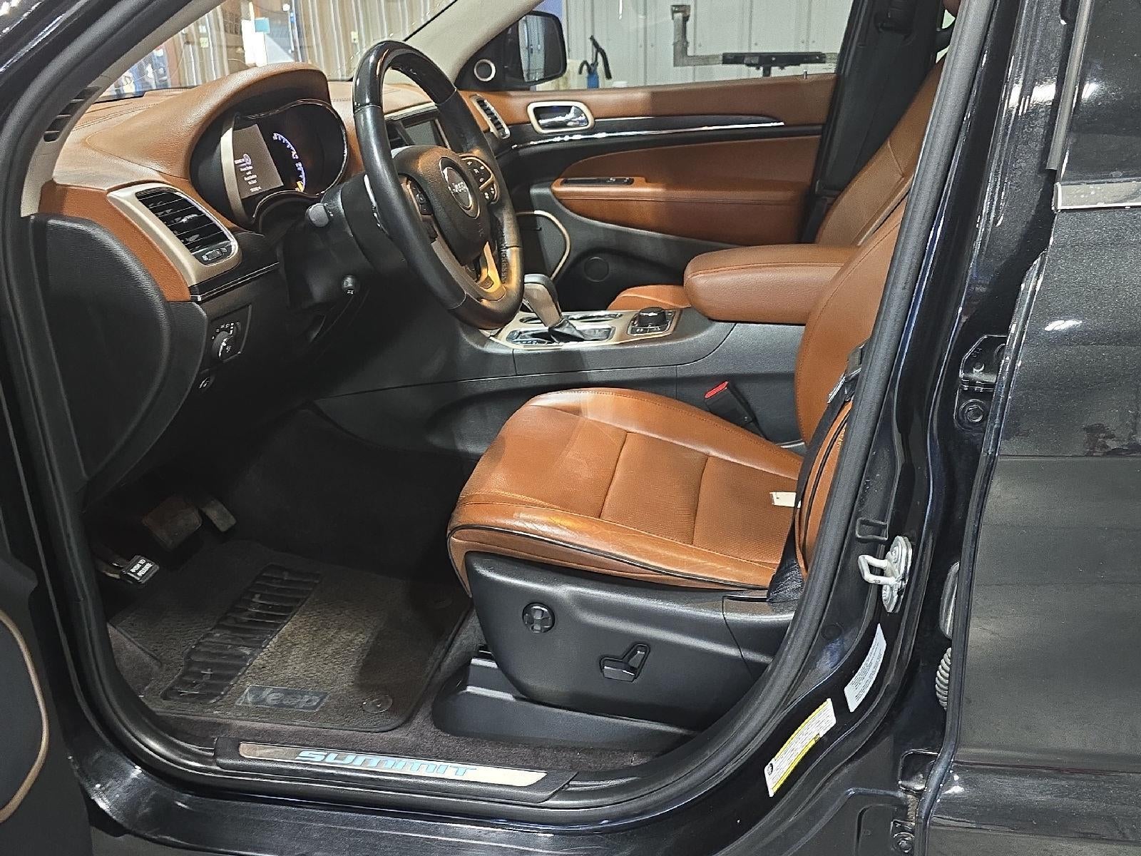 2016 Jeep GRAND CHEROKEE Base