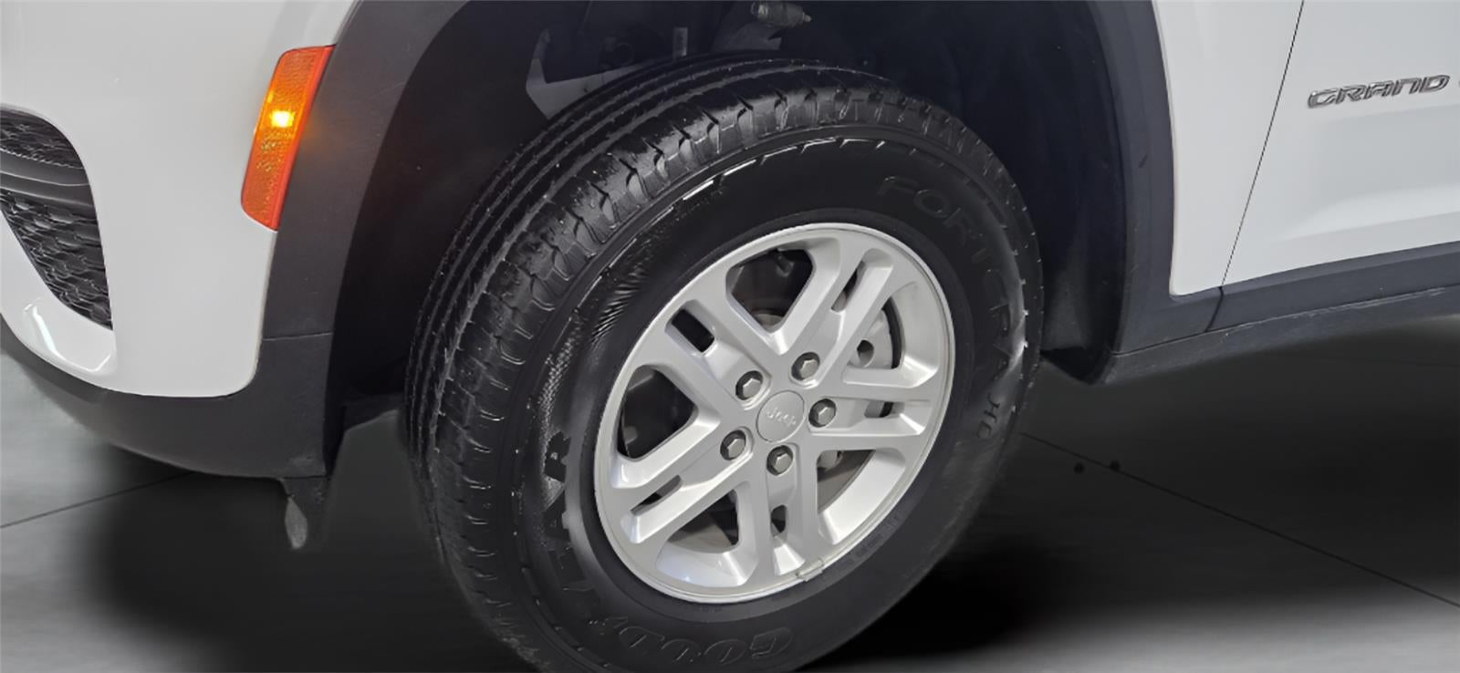 2023 Jeep Grand Cherokee Laredo