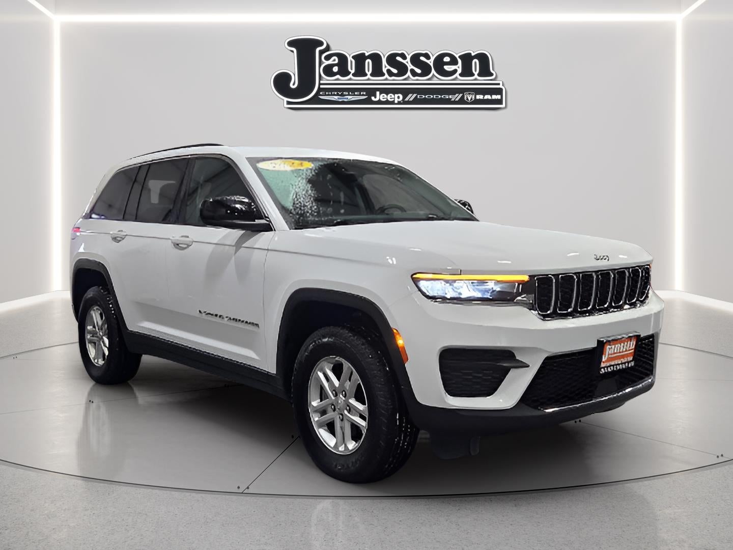 2023 Jeep Grand Cherokee Laredo