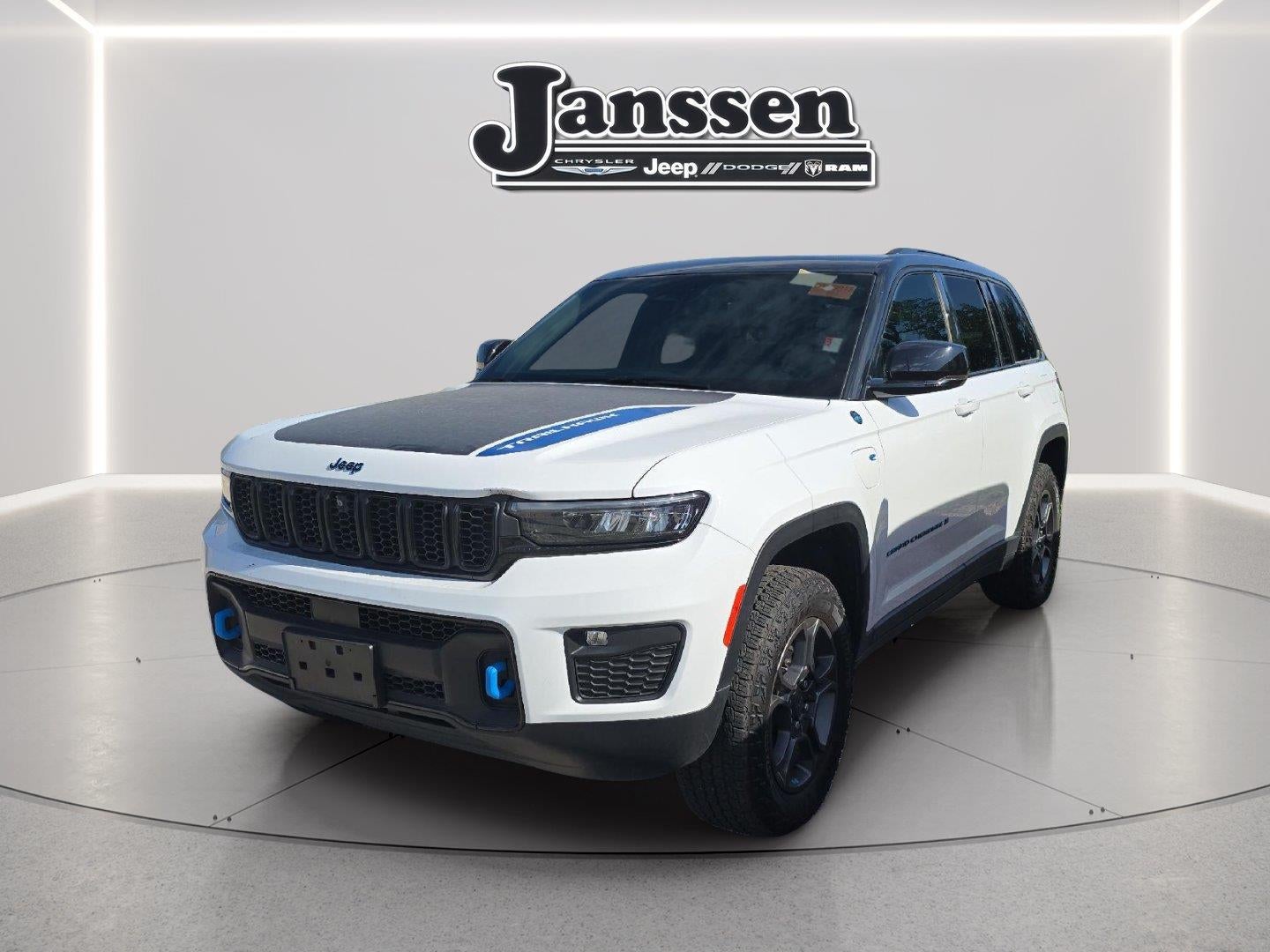 2024 Jeep Grand Cherokee 4Xe Trailhawk Carb State Pkg
