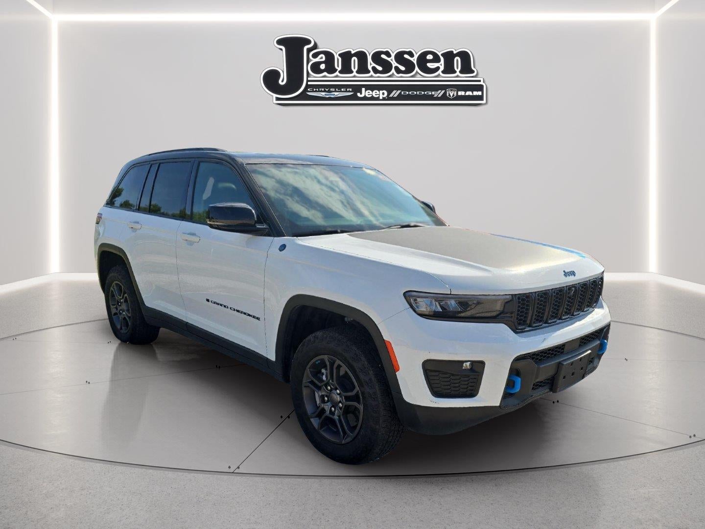 2024 Jeep Grand Cherokee 4Xe Trailhawk Carb State Pkg