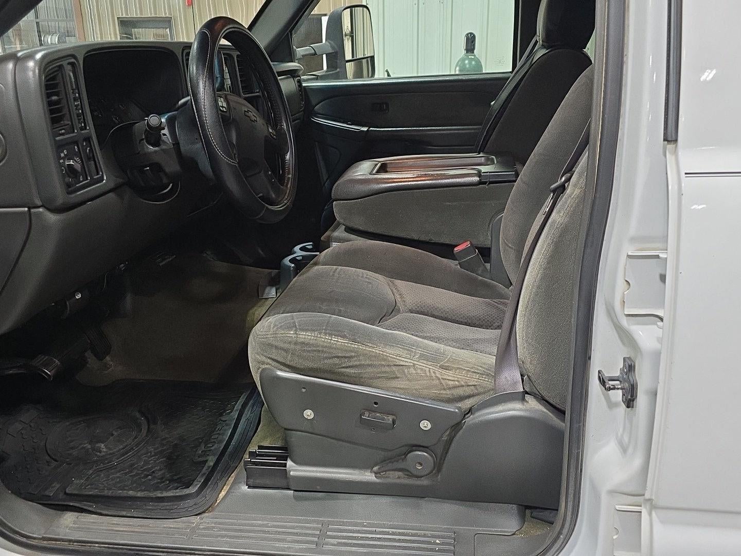 2003 Chevrolet Silverado 3500 LS