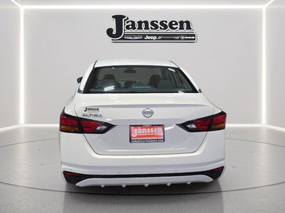 2025 Nissan Altima SV