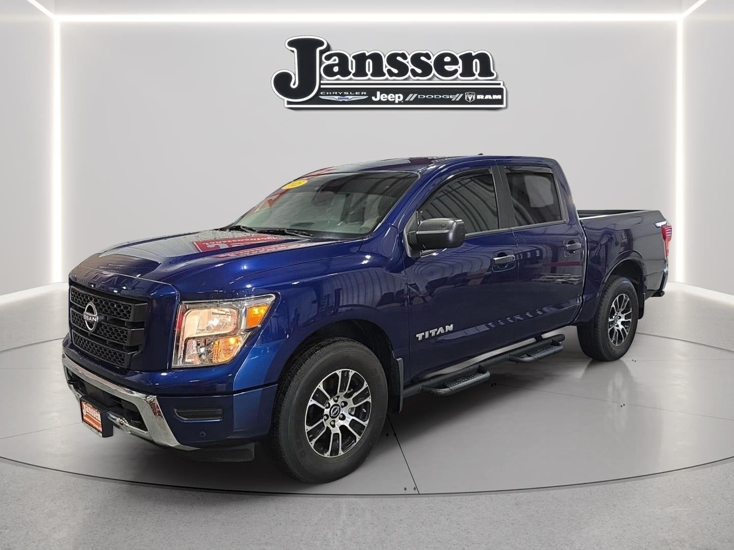 2023 Nissan Titan SV