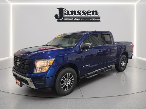 2023 Nissan Titan SV