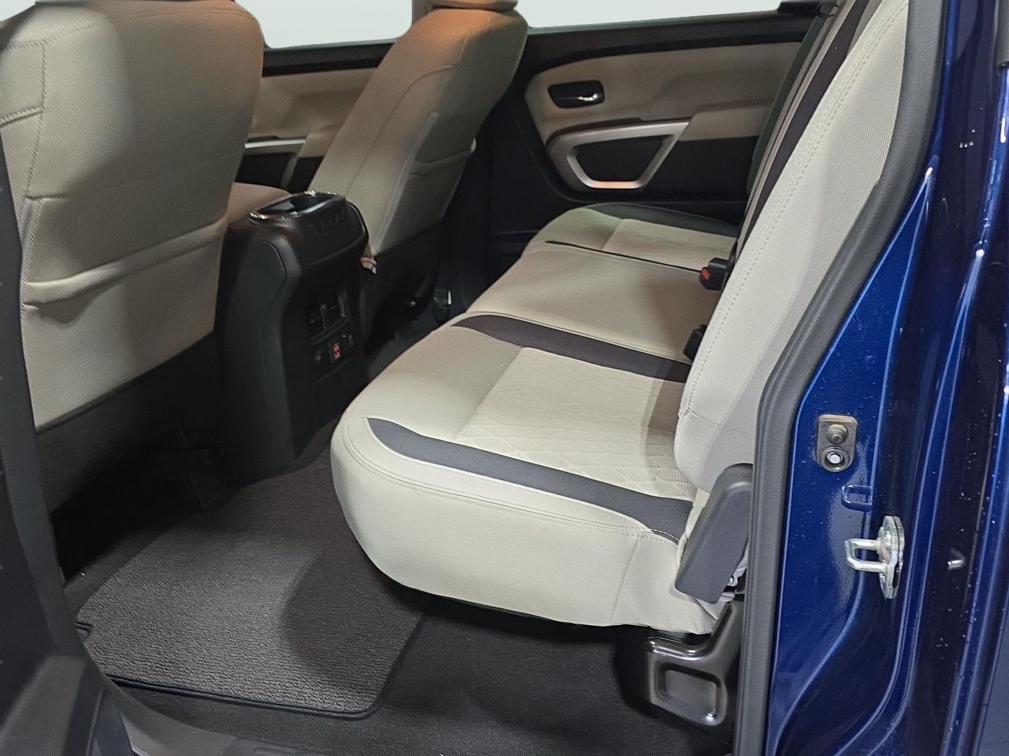 2023 Nissan Titan SV