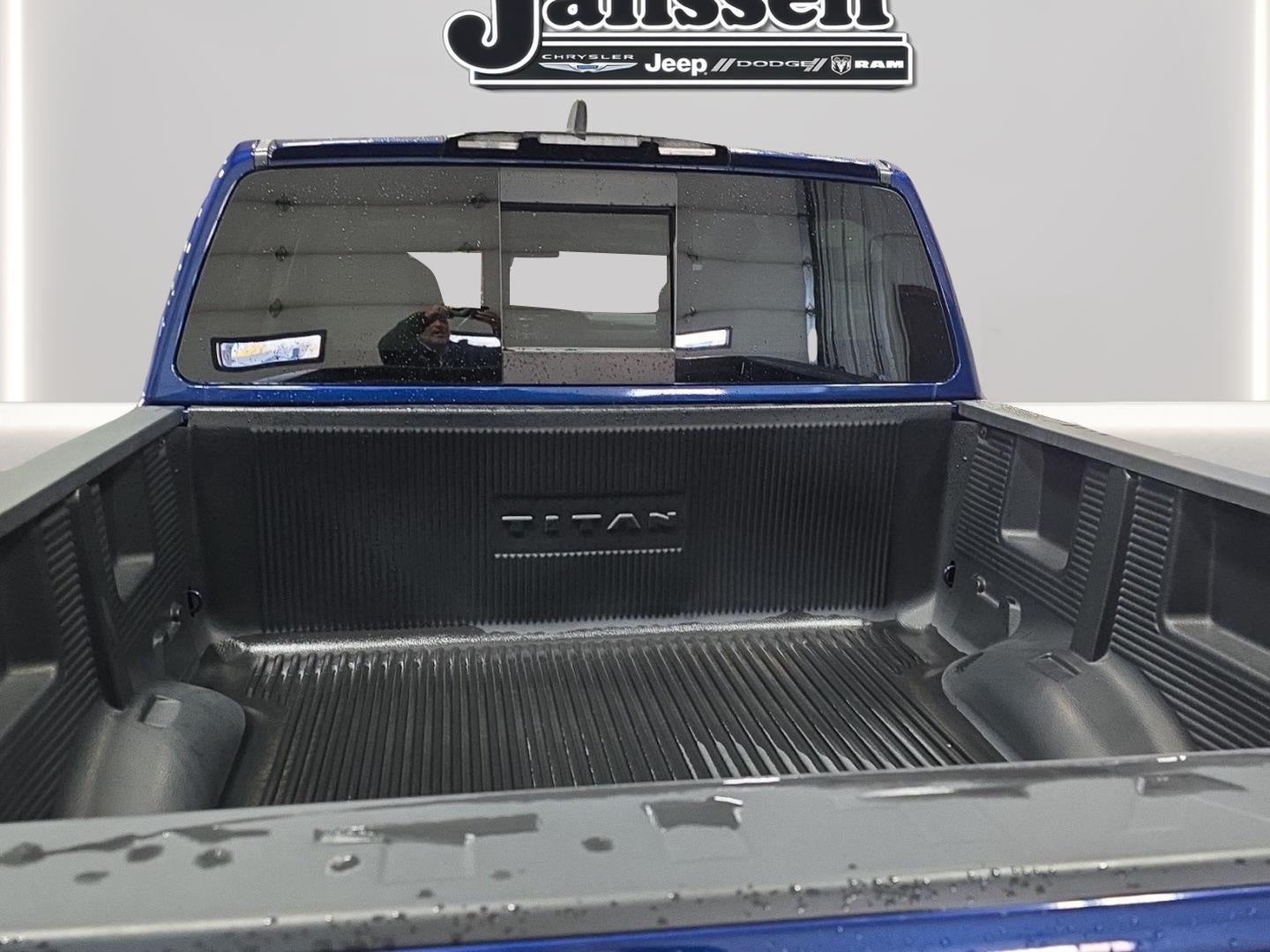 2023 Nissan Titan SV