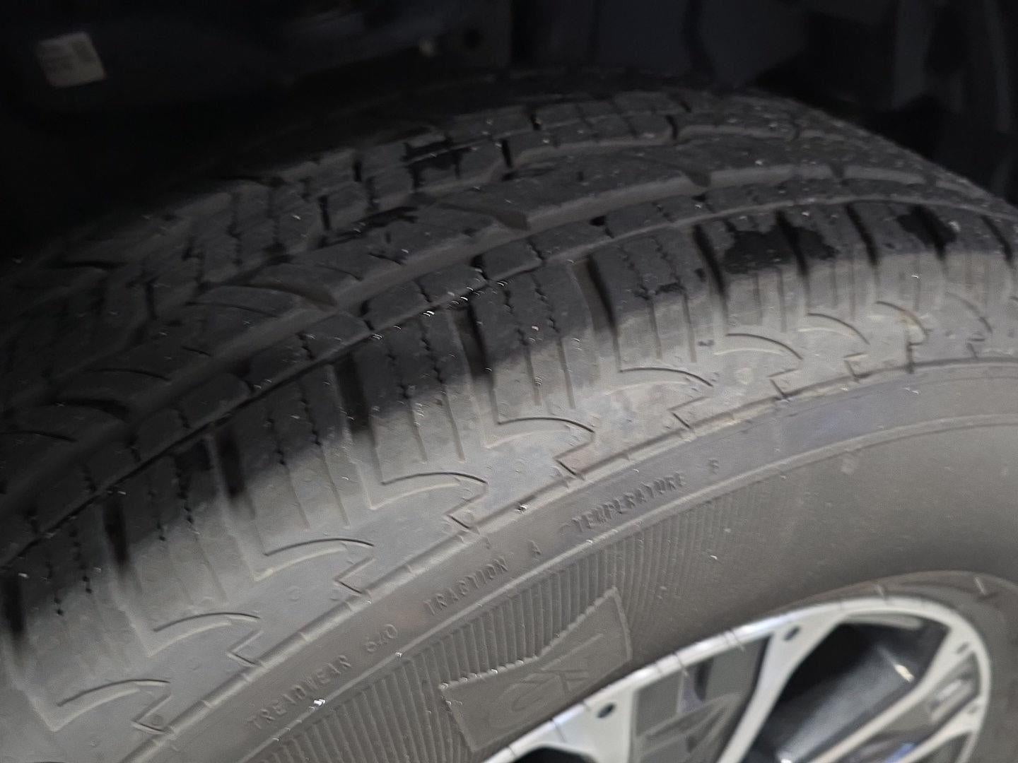 2023 Nissan Titan SV