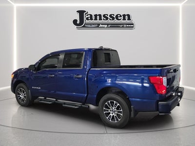 2023 Nissan Titan SV