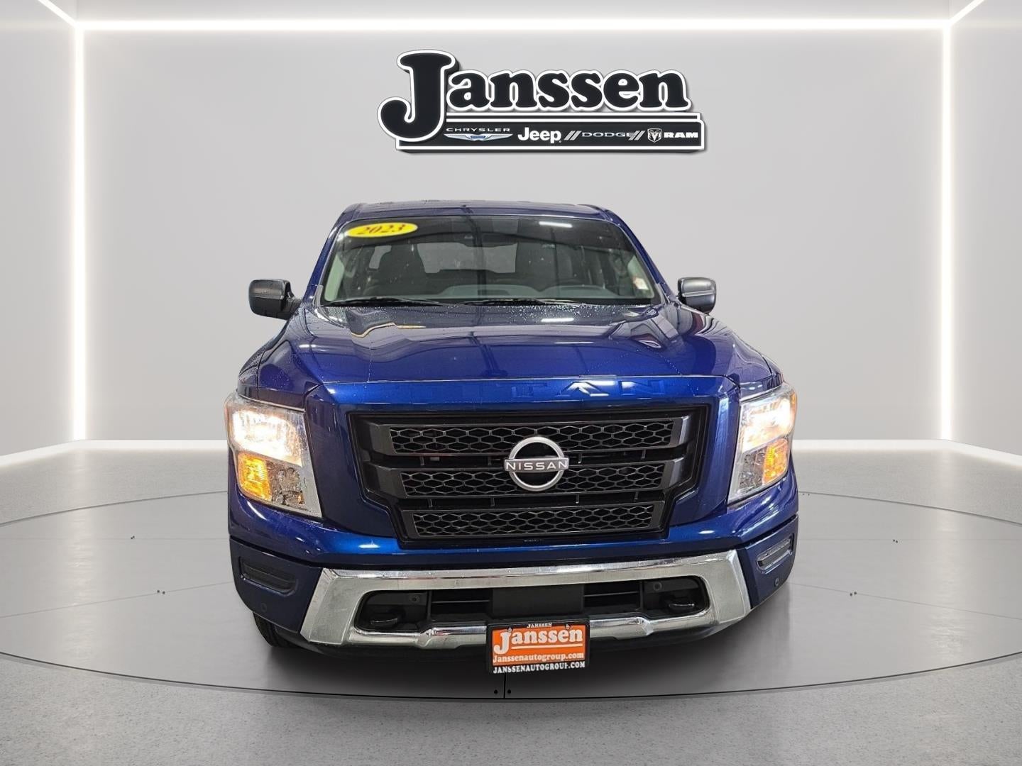 2023 Nissan Titan SV