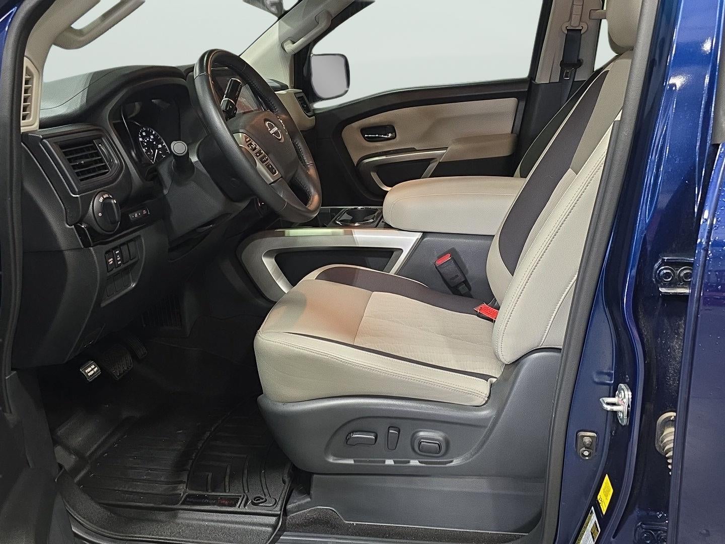 2023 Nissan Titan SV