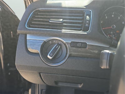 2016 Volkswagen Passat 1.8T SE