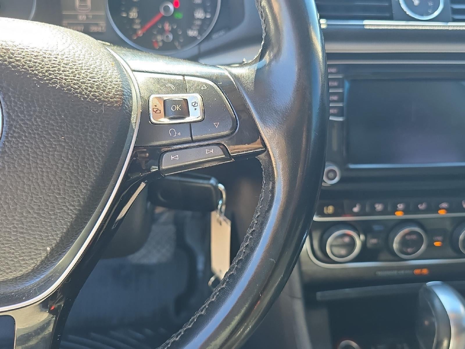 2016 Volkswagen Passat 1.8T SE